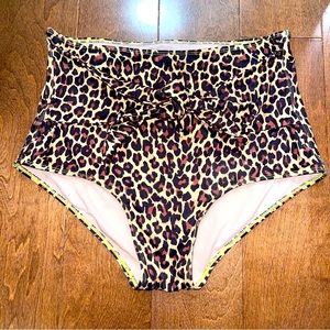 Kortni Jeane leopard print tie front swimsuit bottoms size Large